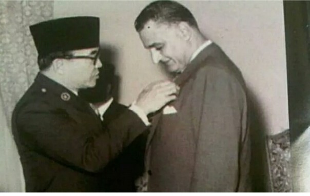 Presiden Soekarno minta Presiden Mesir, Gamal Abdul Nasser tidak menutip Universitas Al Azhar (foto/int) 