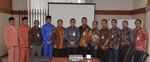 Jajaran Bank Riau Kepri saat menyambut direksi Bank Banten