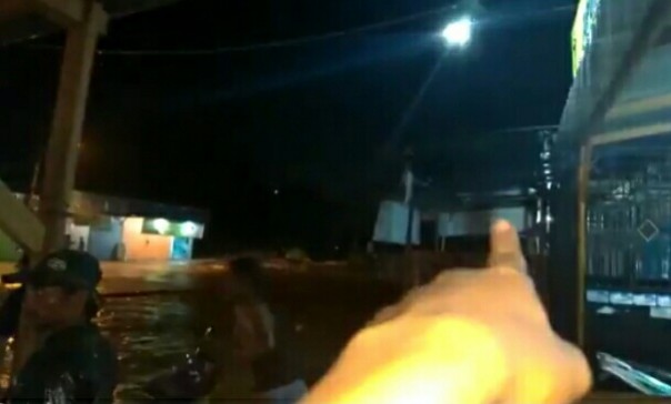 Video warga saat kejadian banjir bandang Sentani, Jayapura (foto/int) 