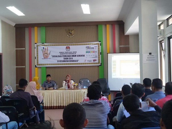 Komisi pemilihan umum (KPU) Bengkalis terus melakukan sosialisasi ke warga Masyarakat di Kabupaten Bengkalis./hari