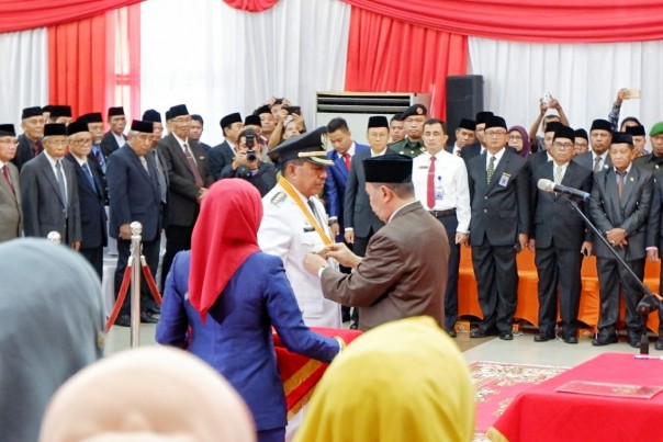 Gubernur Riau, Syamsuar saat melantik Bupati Siak definitif, Alfedri
