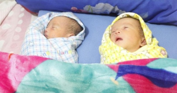Bayi kembar identik yang diberi nama M Prabowo dan M Sandiaga. Foto: int 