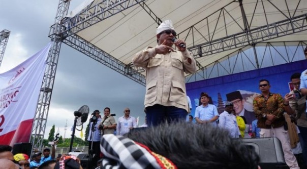 Prabowo memberikan orasi saat kampanye di Denpasar, Bali.  Foto: int 