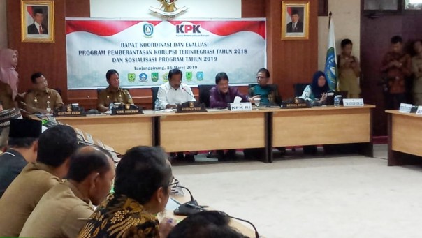 KPK bersama Pemprov Kepri saat melakukan rapat koordinasi di Kantor Gubernur Kepri. Foto. Istimewa