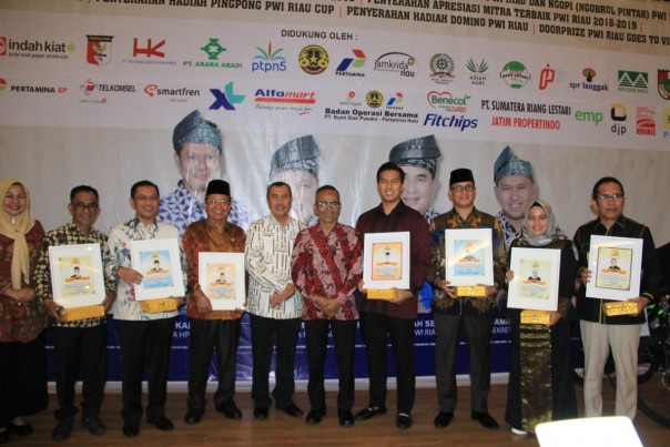 Sayed Abubakar A Assegaf Dapat Penghargaan Dari SPS Riau