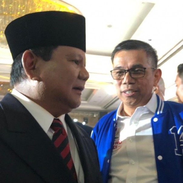 Sekjen Partai Demokrat, Hinca Pandjaitan unggah foto bersama Capres 02 Prabowo Subianto (foto/twitter)