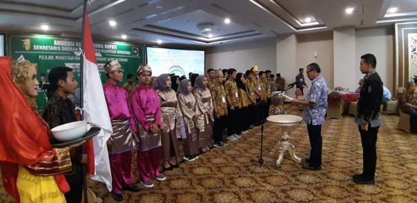 Bupati Kuansing Drs. H. Mursini, M.Si melantik Kepengurusan IPRY Yogyakarta/zar