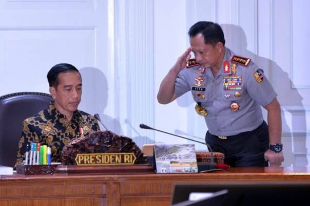 Kapolri Jendral Tito Karnavian saat bersama Presiden Joko Widodo