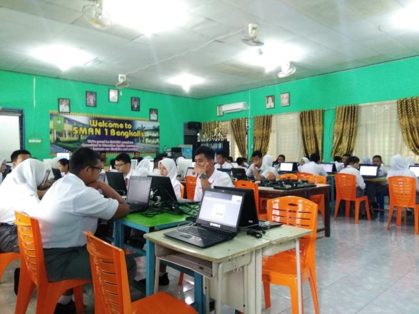 260 orang siswa  SMAN 1 Bengkalis mengikuti UNBK dalam tiga ruangan dan dengan tiga sesi ujian/hari