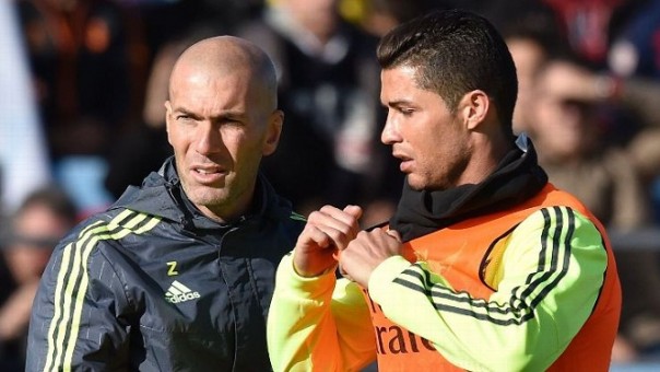 Salah satu momen kebersamaan Cristiano Ronaldo dan Zidane saat masih bersama di Real Madrid. Foto: int 