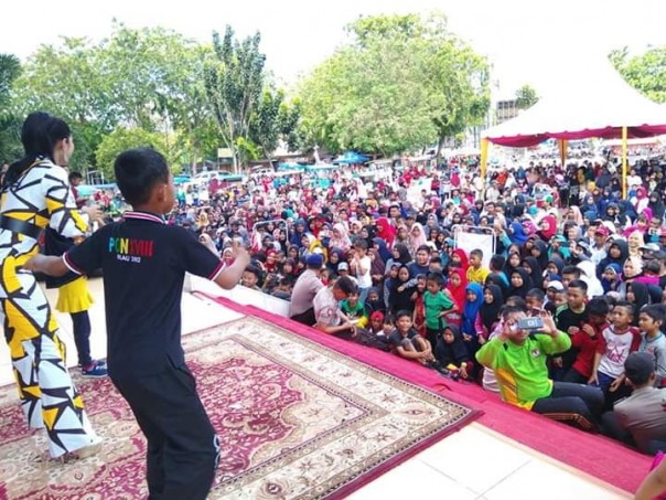 Ribuan masyarakat Kabupaten Bengkalis mengikuti jalan santai yang digelar Komisi Pemilihan Umum (KPU)/hari