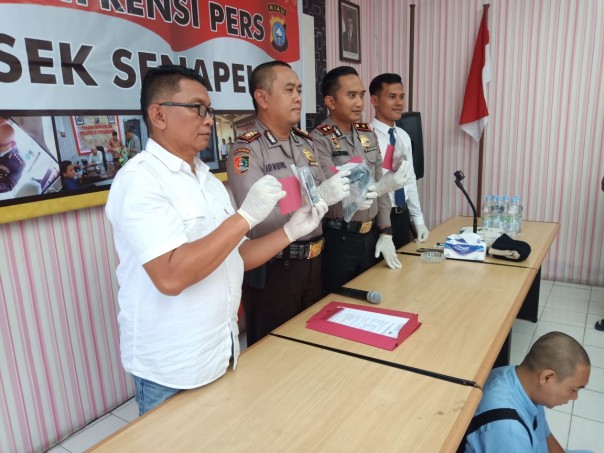 Incar Target Narkoba, Polisi Malah Temukan Senjata Api | RIAU24.COM