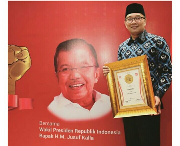 Ridwan Kamil mendapat penghargaan (foto/instagram)