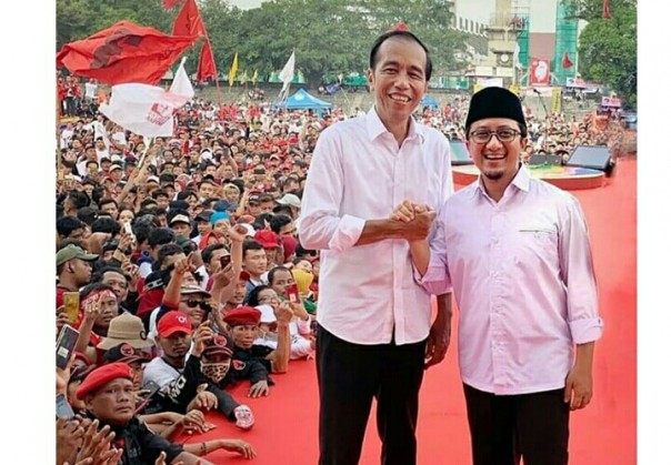 Jokowi dan Ustaz Yusuf Mansur salam komando (foto/instagram)