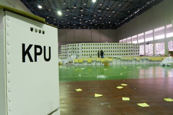 KPU Pekanbaru lakukan pelipatan surat suara