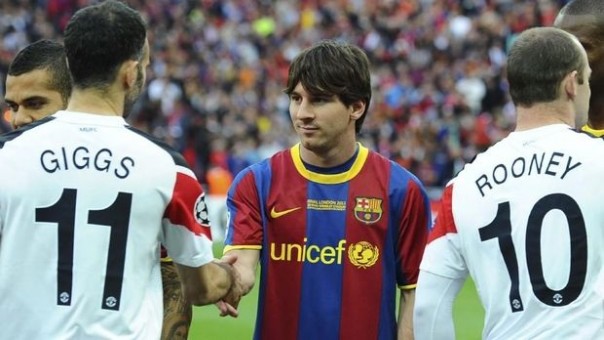 Messi saat lawatan pertama bertemu MU. Foto: int 