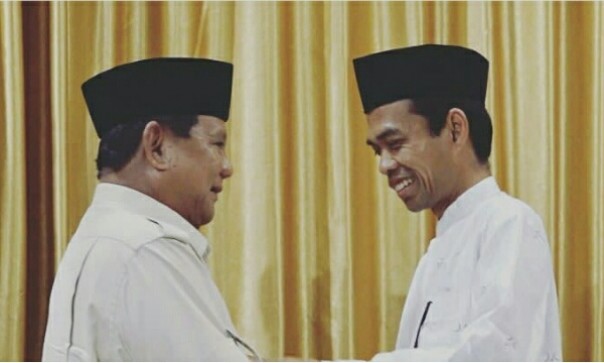 Viral foto Capres 02 Prabowo berdialog dengan Ustaz Abdul Somad (foto/instagram)