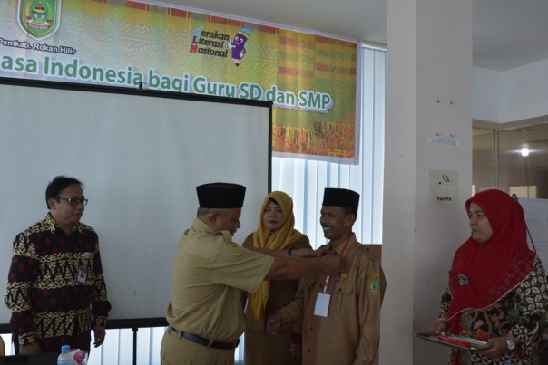 Acara Penyuluhan Kamahiran Berbahasa Indonesia bagi Guru SD dan SMP se Kabupaten Rokan Hilir (Rohil), di Baganbatu, Jumat, (12/4). /IST