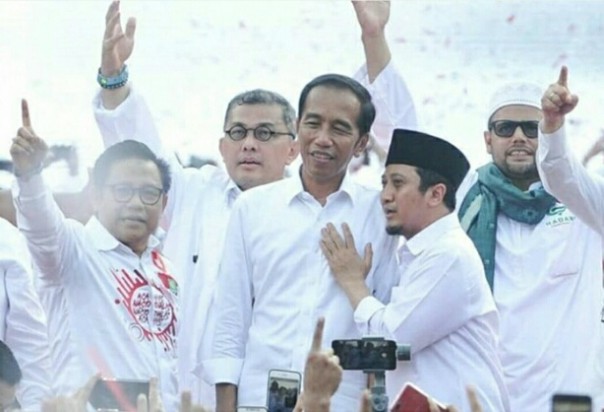 Ustaz Yusuf Mansur saat bersama Jokowi (foto/instagram)