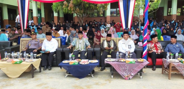 Bupati Kuansing H. Mursini, saat menghadiri Harlah Ponpes Nurul Islam Kampung Baru/zar