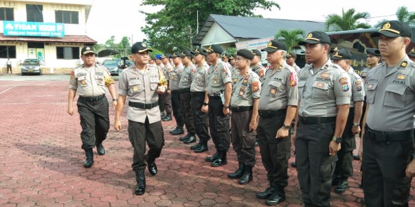 Kapolres Bengkalis AKBP Yusup Rahmanto melakukan pemeriksaan pasukan/hari
