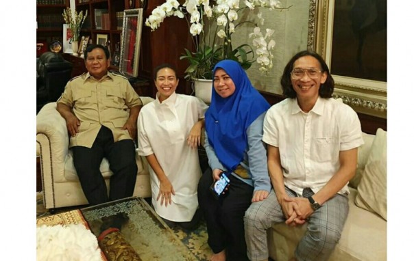 Melly Goeslaw dan suami berjumpa Prabowo Subianto (foto/instagram)
