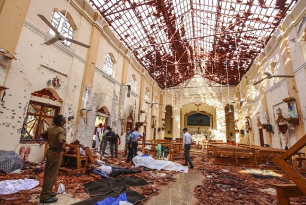 Kondisi Gereja St. Sebastian di Negombo, utara Kolombo, Sri Lanka yang hancur usai serangan bom. Foto: int 