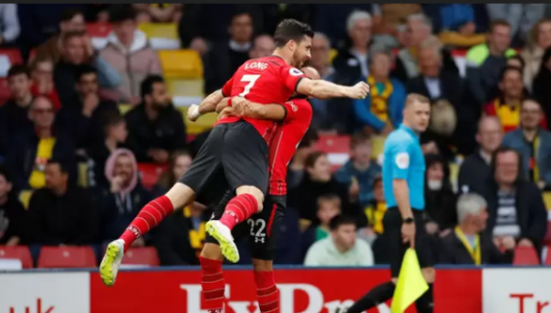 Pemain Southampton Shane Long merayakan golnya ke gawang Watford, yang sekaligus menjadi gol tercepat dalam sejarah Liga Inggris. Foto: int 