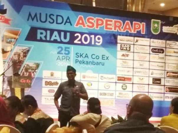 Kepala Dinas Pariwisata Riau, Fahmizal Usman memaparkan potensi wisata halal