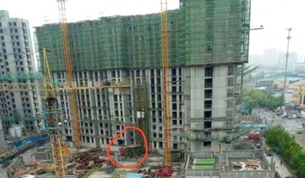 Kecelakaan lift jatuh di lokasi kompleks Jade Huating