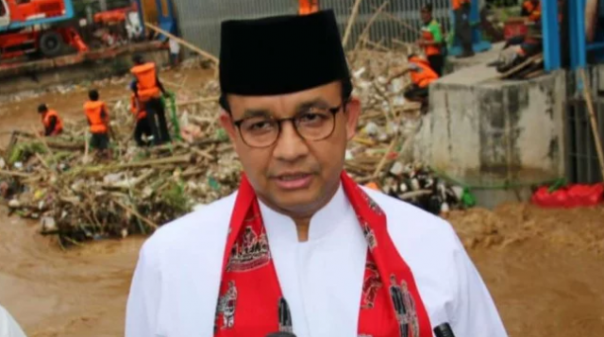 Gubernur DKI Jakarta Anies Baswedan meninjau pintu air di kawasan Manggarai. Foto: int 