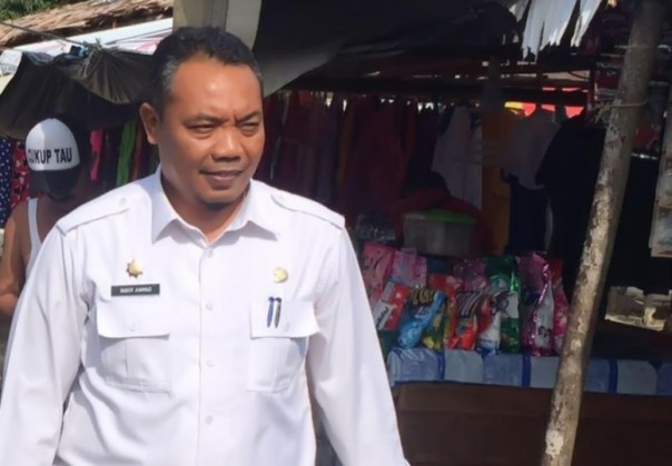 Kepala DPP Pekanbaru, Ingot Ahmad Hutasuhut tinjau harga sembako di pasaran (foto/int)
