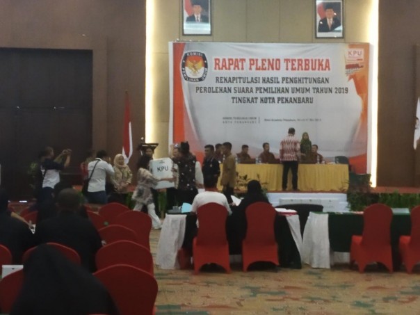 Rekapitulasi suara Capres dan cawapres oleh KPU Pekanbaru
