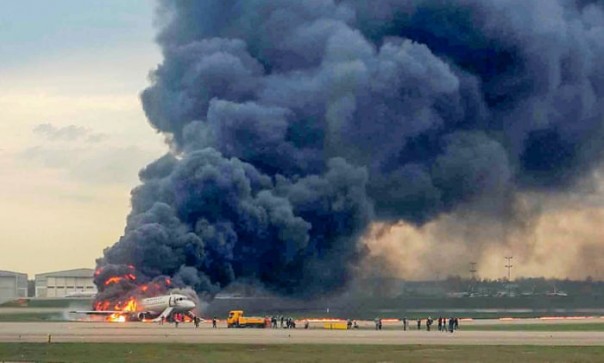  Pesawat Aeroflot terbakar dan meledak