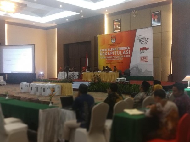 Rekapitulasi penghitungan suara pemilu 2019 yang ditaja oleh KPU Riau di hotela Aryaduta