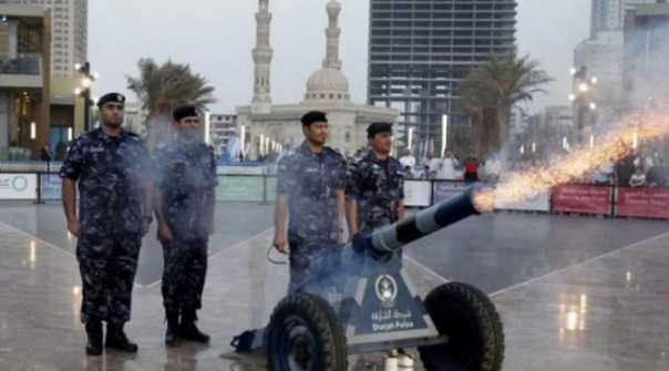 Uni Emirat Arab buka puasa ditandai dentuman meriam (foto/int)