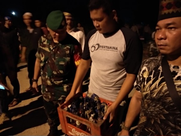 Sterilisasi Lokasi Tawuran Dekat Jembatan Siak IV Pekanbaru, Polisi Temukan Belasan Botol Molotov