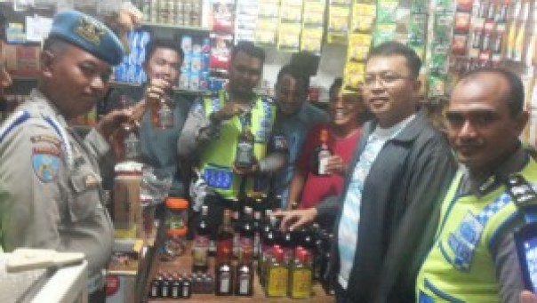 Kepolisian Resor Kabupaten Inhil berhasil menyita ratusan minunan keras berbagai merk/rgo