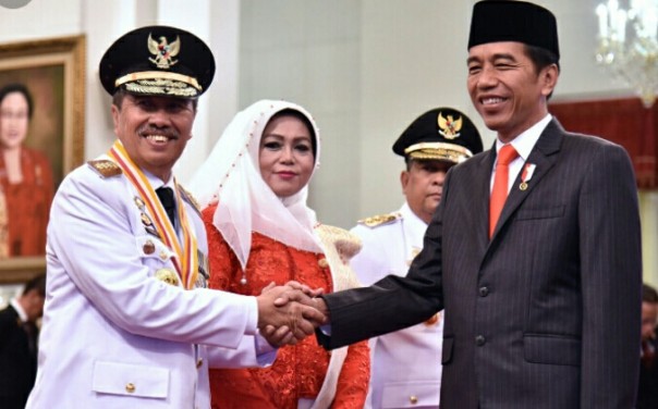 Bupati Bengkalis dan Walikota Dumai tersangka, Gubernur Riau diminta pro aktif (foto/int)