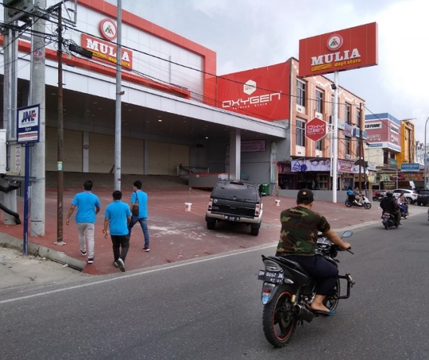 Mulia Department Store yang ada di Jalan Harapan Raya