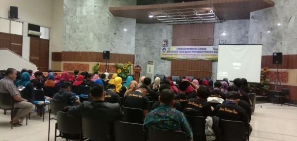 Balai Bahasa Riau mengadakan pembinaan komunitas literasi untuk Forum Taman Bacaan Masyarakat Provinsi Riau