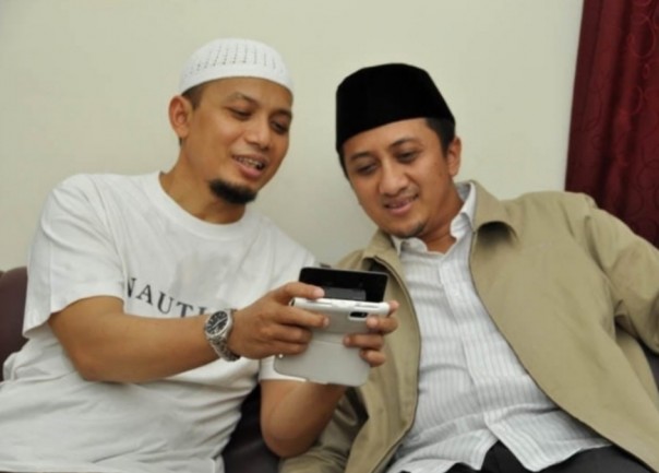 Foto Jadul Ustaz Arifin Ilham saat bersama Ustaz Yusuf Mansur (foto/int)
