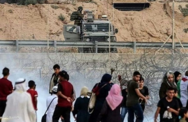 Meski bulan Ramadhan, warga Gaza Palestina tetap memprotes blokade oleh Israel (foto/int)