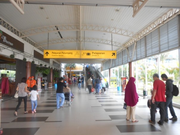 Puncak arus mudik, jumlah penumpang di Bandara SSK II Pekanbaru diprediksi turun (foto/iluatrasi) 
