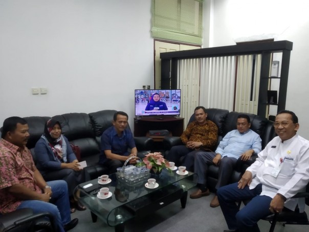Setwan Kuansing Mastur, SE saat menerima kunjungan DPRD Inhu/zar
