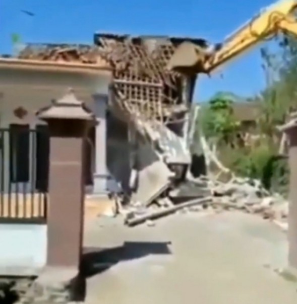 Viral video seorang suami disebut-sebut menghancurkan rumah sendiri, karena istrinya selingkuh (foto/int)