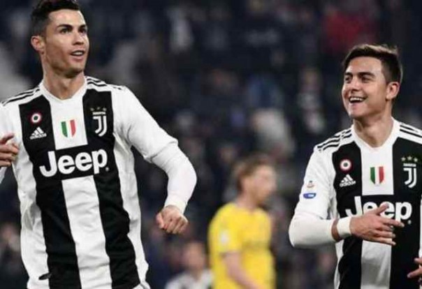 Ronaldo dan Dybala, dua sosok striker maut yang dimiliki Juventus saat ini. Foto: int 