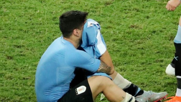 Suarez gagal eksekusi pinalti dan Uruguay disingkirkan Peru (foto/int)