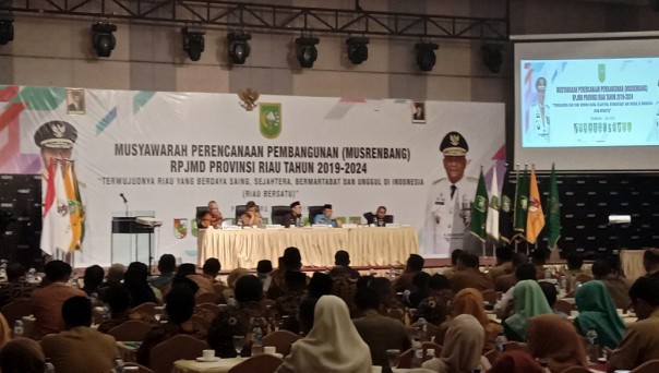 Gubernur Riau menghadiri Musrembang Riau 2019-2024