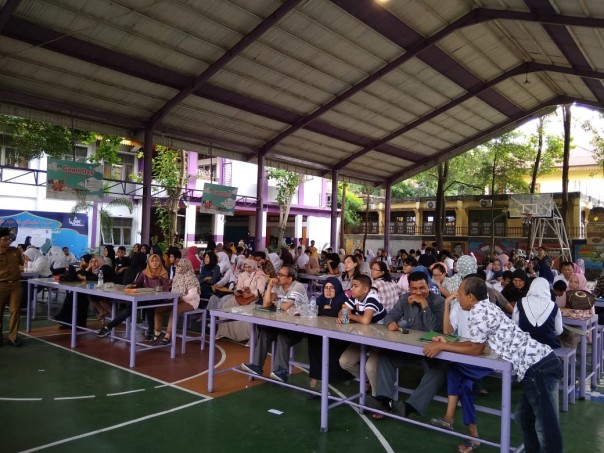 Suasana PPDB zonasi di Pekanbaru (foto/surya)